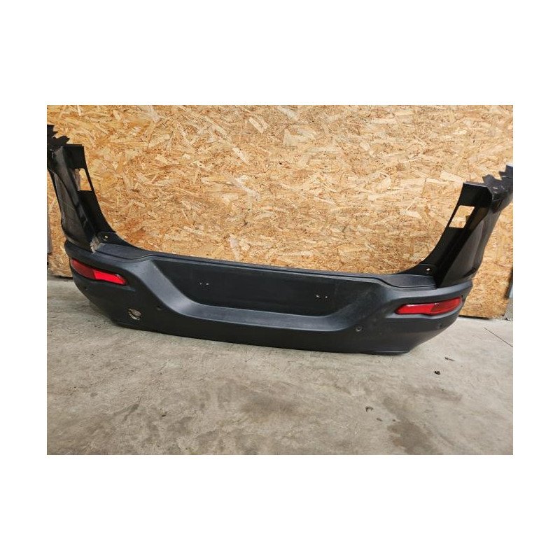Pare Choc Arriere Jeep Cherokee 4 (1)