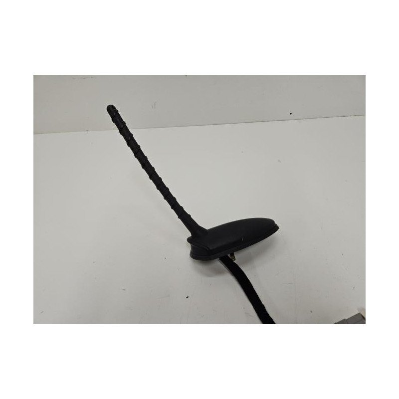 Antenne Kia Cee-d 2 Phase 2 (1)