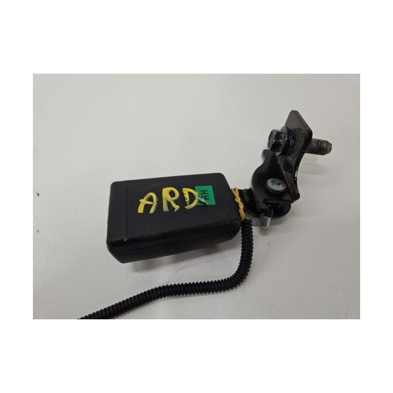 Attache Ceinture Arriere Droit Kia Cee-d 2 Phase 2 (1)
