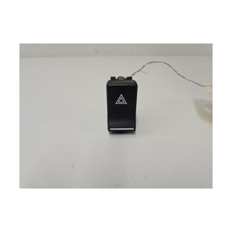Bouton De Warning Renault Express Phase 1 (1)