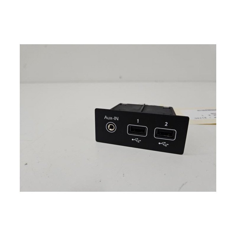 Prise Port Usb Renault Twingo 3 Phase 2 (1)