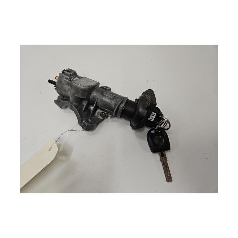 Neiman Volkswagen Golf 4 (1)