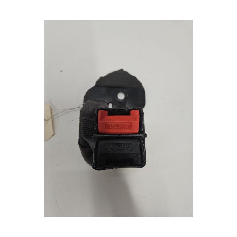 Attache Ceinture Arriere Gauche Renault Clio 2 Phase 1 (1)