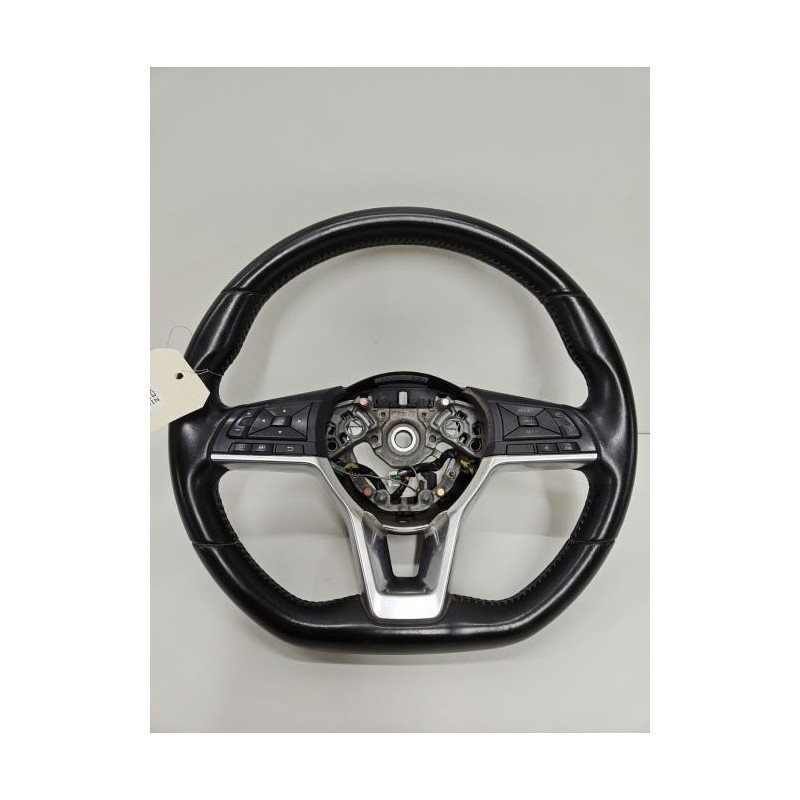Volant Nissan Micra 5 (1)