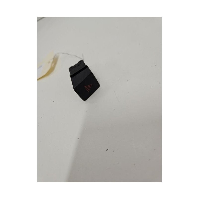 Bouton De Warning Nissan Micra 5 (1)