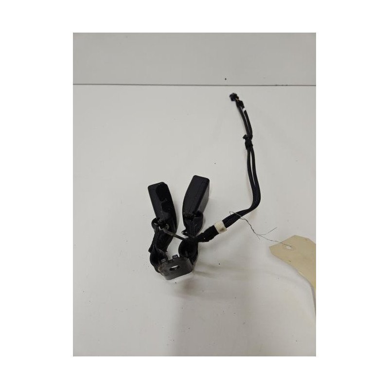 Attache Ceinture Arriere Droit Peugeot 2008 2 Phase 1 (1)
