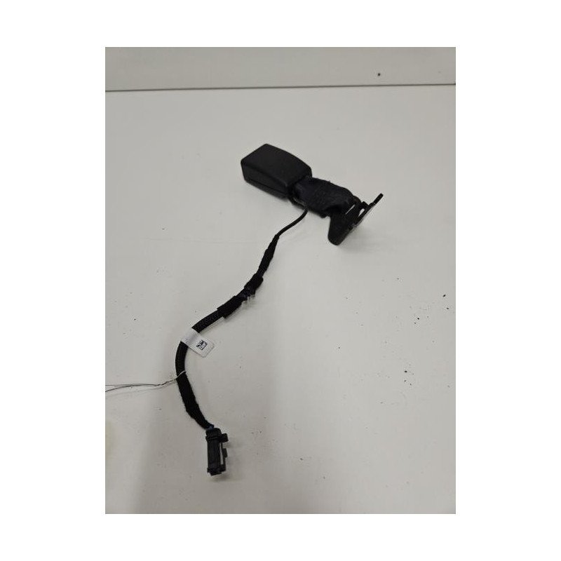 Attache Ceinture Arriere Gauche Peugeot 2008 2 Phase 1 (1)