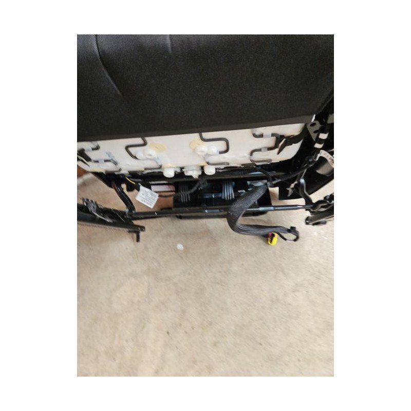 Siege Avant Droit Skoda Octavia 4 Phase 1 Break (1)