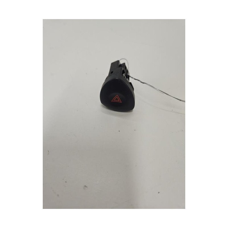 Bouton De Warning Renault Clio 2 Phase 2 (1)