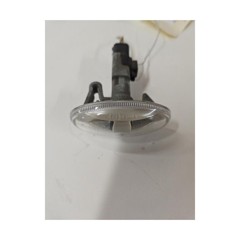 Repetiteur Clignotant Avant Droit  (feux) Peugeot Partner 2 Phase 3 (1)
