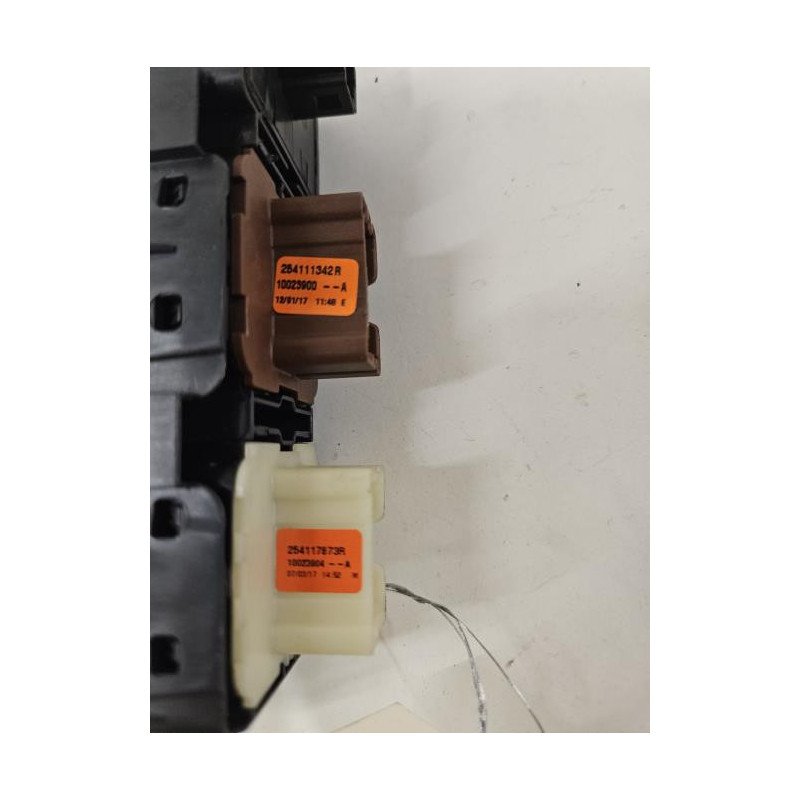 Interrupteur De Leve Vitre Avant Gauche Renault Kangoo 2 Phase 2 (1)