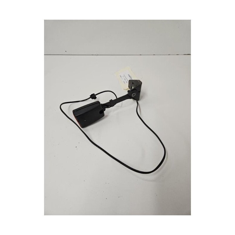 Attache Ceinture Arriere Gauche Peugeot 3008 1 Phase 1 (1)