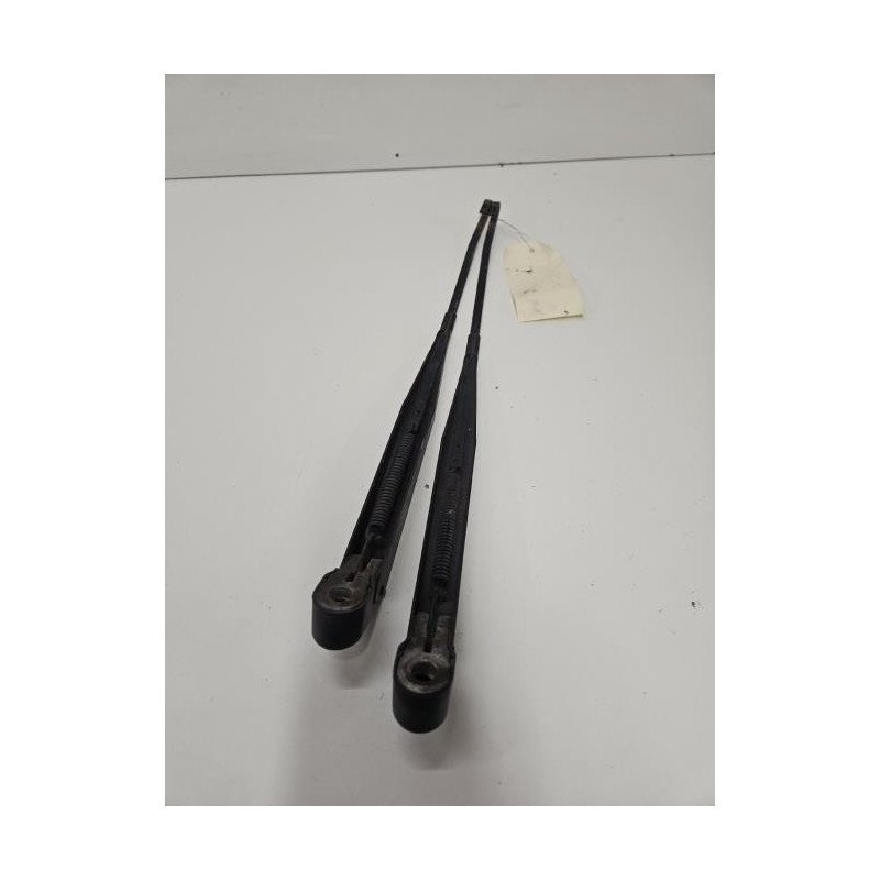 Bras Essuie Glace Avant Nissan Terrano 2 Phase 3 (1)