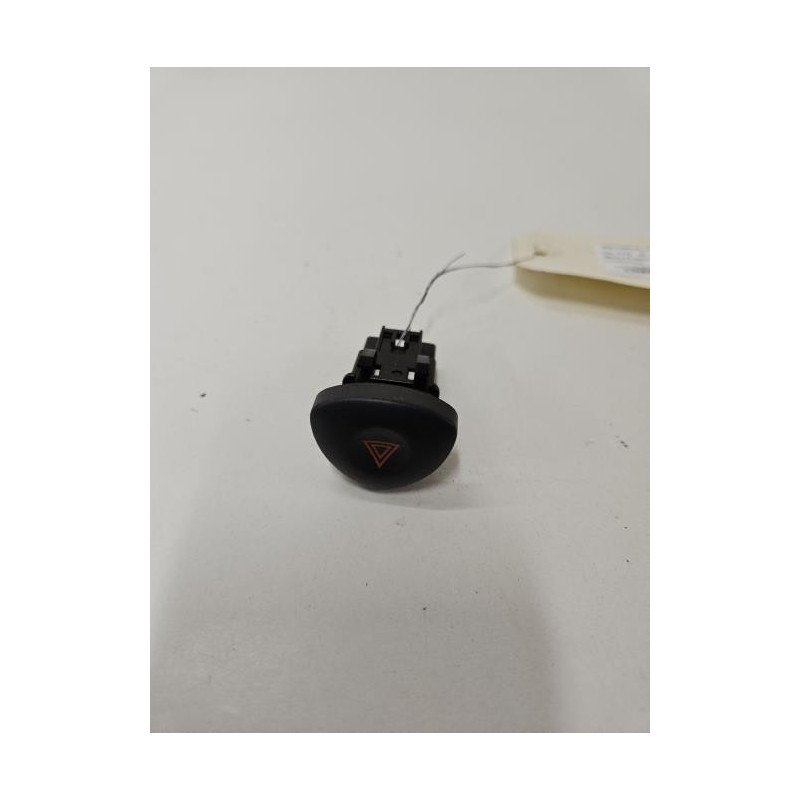 Bouton De Warning Renault Clio 2 Phase 2 (1)