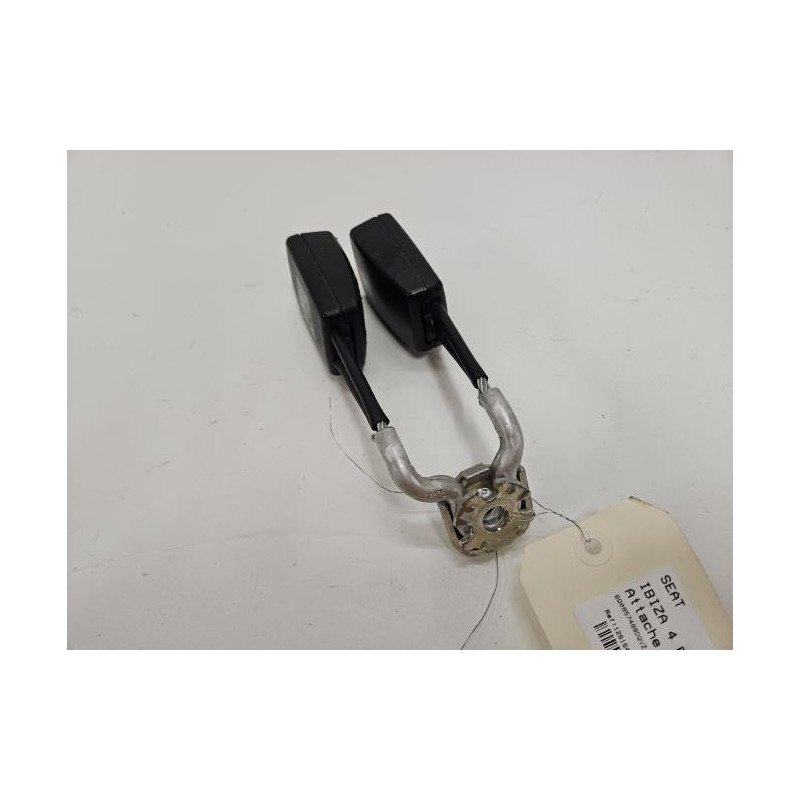 Attache Ceinture Arriere Gauche Seat Ibiza 4 Phase 1 (1)