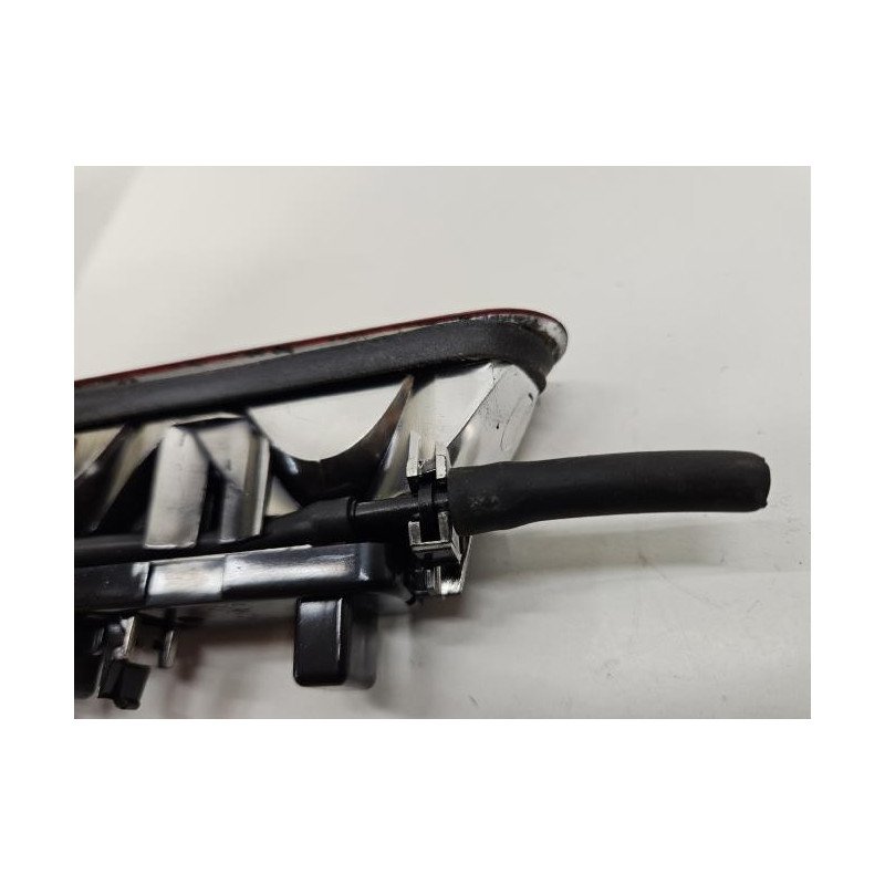 Feu Arriere Stop Central Peugeot 206+ (1)