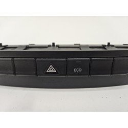 Bouton De Warning Mercedes Classe B 246 Phase 1 (1)