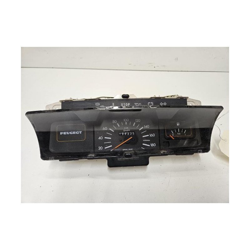 Compteur Peugeot 205 Phase 2 (1)