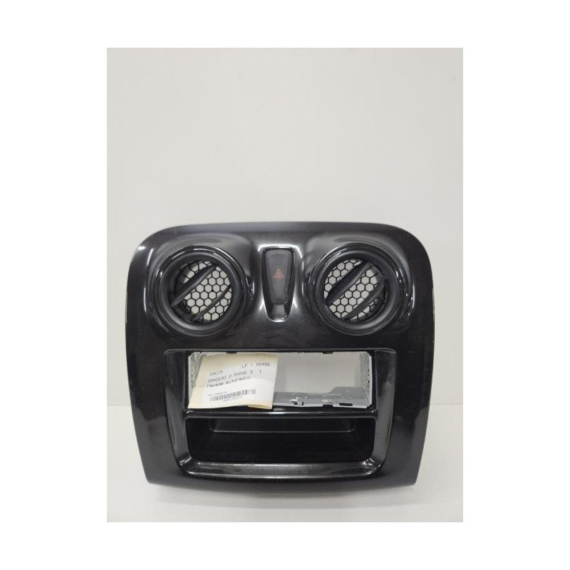 Facade Autoradio Dacia Sandero 2 Phase 2 (1)