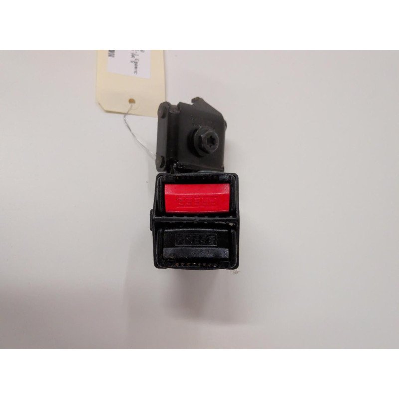 Attache Ceinture Arriere Gauche Renault Clio 2 Phase 1 (1)