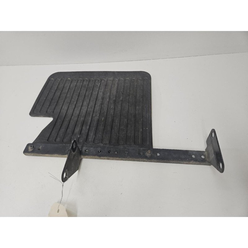 Bavette Arriere Droit Mercedes Classe G 461 Phase 2 (1)