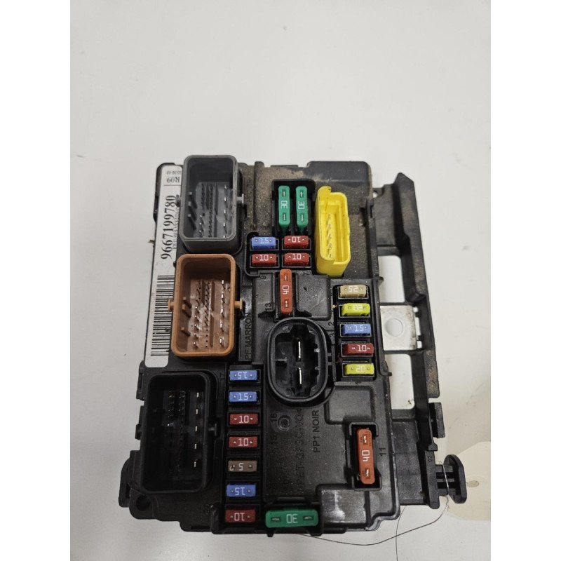 Boitier Servitude Moteur (bsm) Citroen C3 Picasso Phase 1 (1)