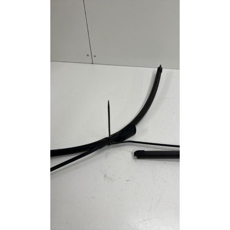 r (1)