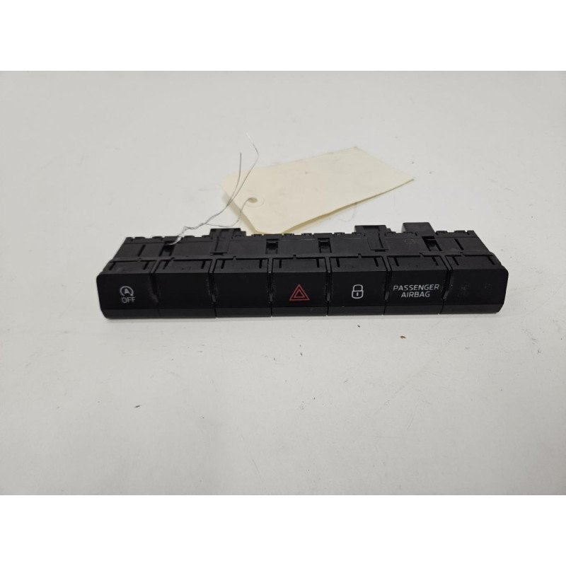 Bouton De Warning Skoda Kodiaq 1 Phase 1 (1)