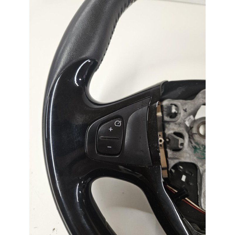 Volant Renault Captur 1 Phase 1 (1)