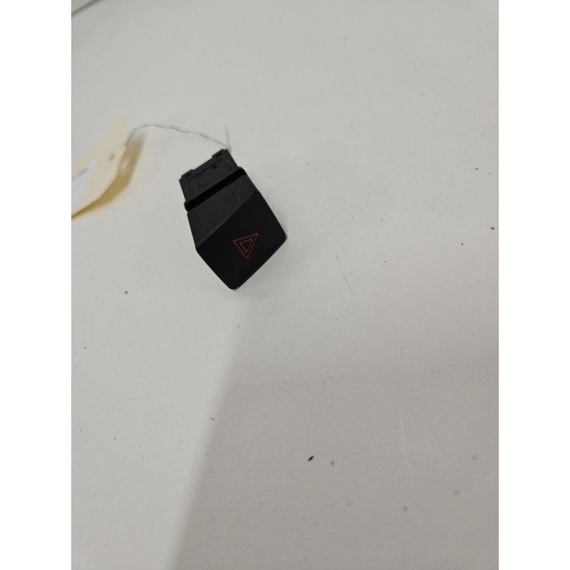 Bouton De Warning Nissan Micra 5 (1)