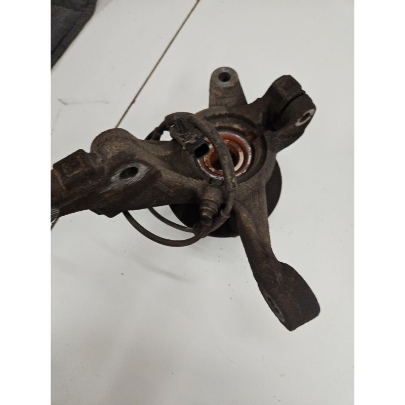 Pivot De Moyeu Avant Gauche Ford Fiesta 6 Phase 1 (1)