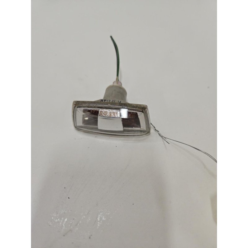 Repetiteur Clignotant Avant Droit  (feux) Opel Corsa D Phase 2 (1)