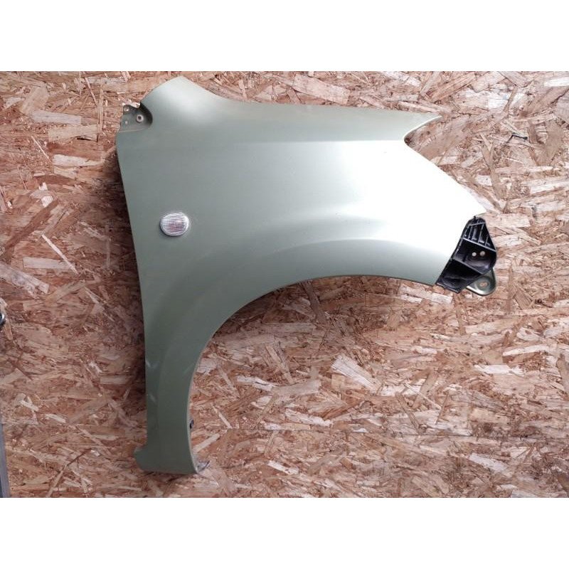 Aile Avant Droit Daihatsu Sirion 2 (1)