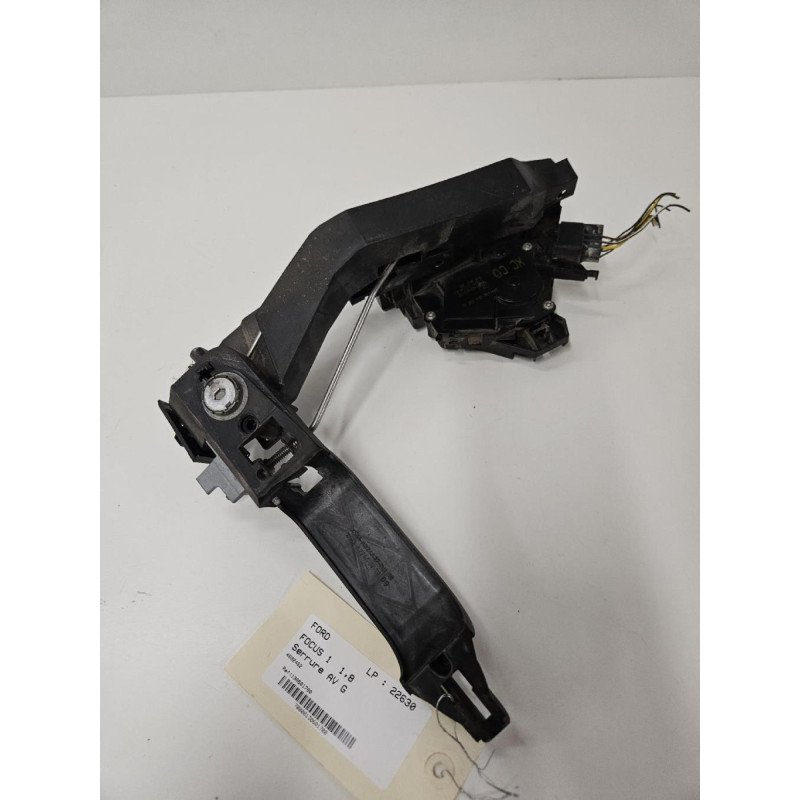 Serrure Avant Gauche Ford Focus 1 (1)