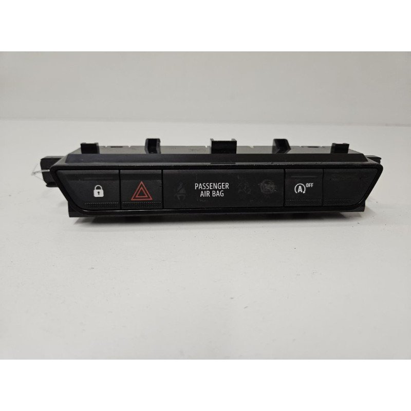 Bouton De Warning Dacia Sandero 3 (1)