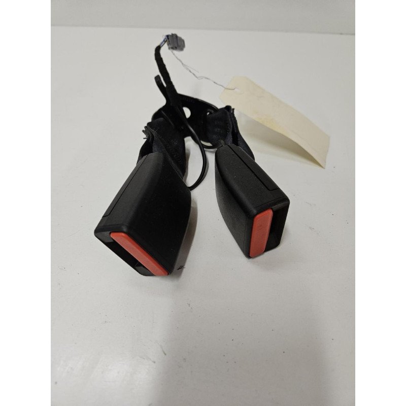 Attache Ceinture Arriere Gauche Dacia Sandero 3 (1)