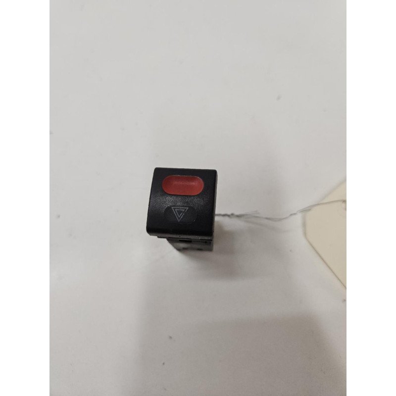 Bouton De Warning Citroen Saxo Phase 2 (1)