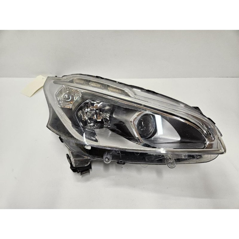 Optique Avant Principal Droit (feux)(phare) Peugeot 208 1 Phase 1 (1)