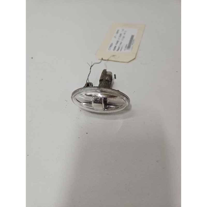 Repetiteur Clignotant Avant Droit  (feux) Citroen Xsara Phase 2 Coupe (1)