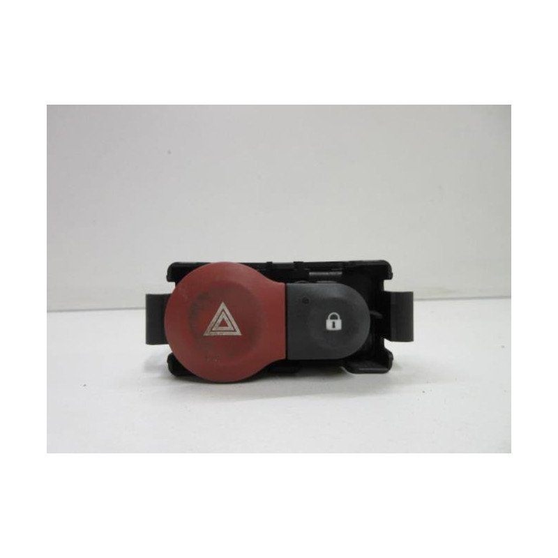 Bouton De Warning Renault Clio 3 Phase 1 (1)