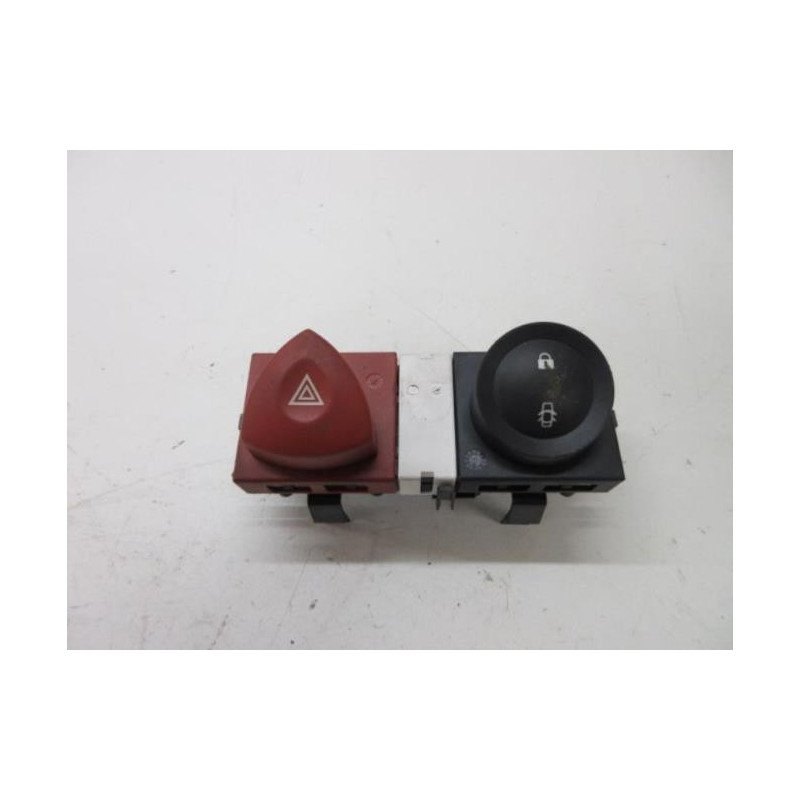 Bouton De Warning Renault Megane 2 Phase 1 Break (1)