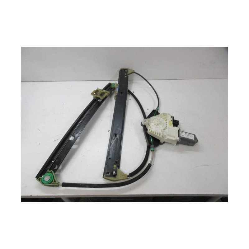 Mecanisme De Leve Vitre Electrique Avant Gauche Audi A4 3 Avant Phase 1 Break (1)