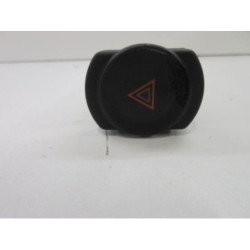 Bouton De Warning Dacia Logan 1 Phase 2 (1)